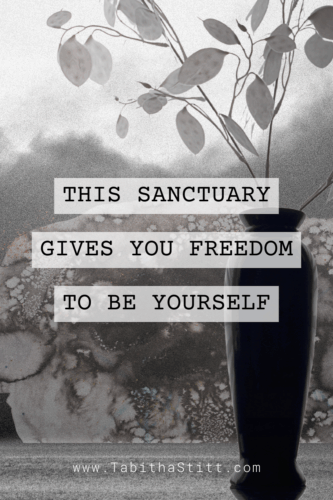 This Sanctuary Gives You Freedom to Be Yourself with a Single Vase for Independence and Quiet Solitude